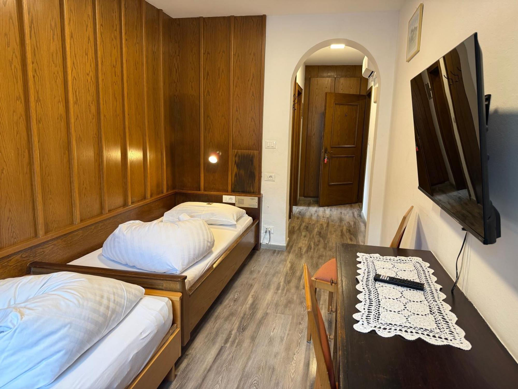 Gasthof Goldenes Lamm Vahrn الغرفة الصورة