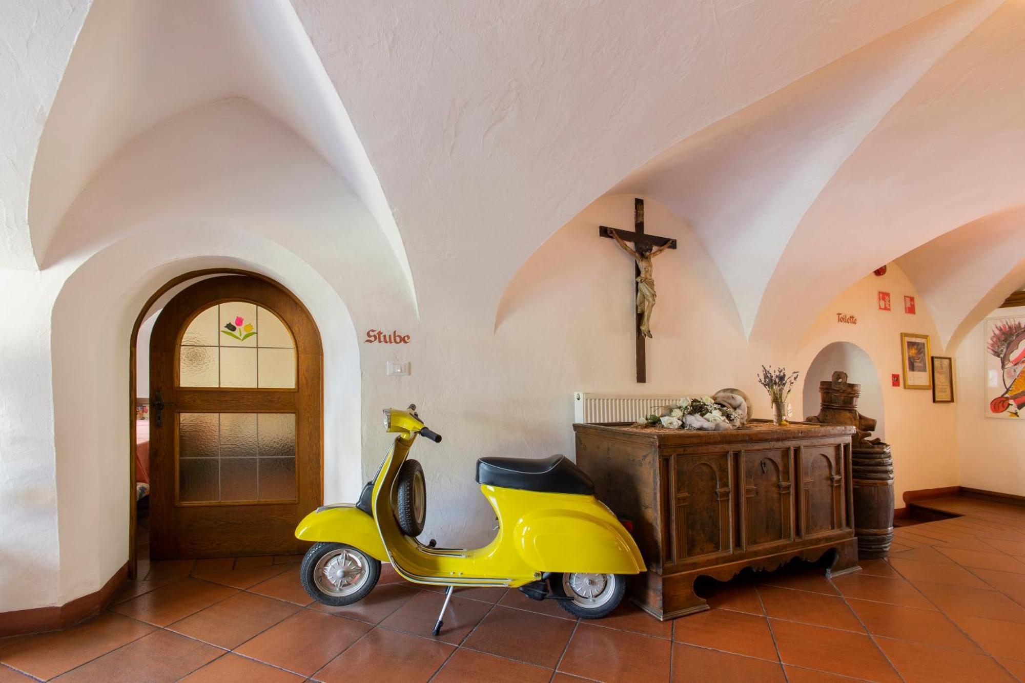 Gasthof Goldenes Lamm Vahrn المظهر الخارجي الصورة
