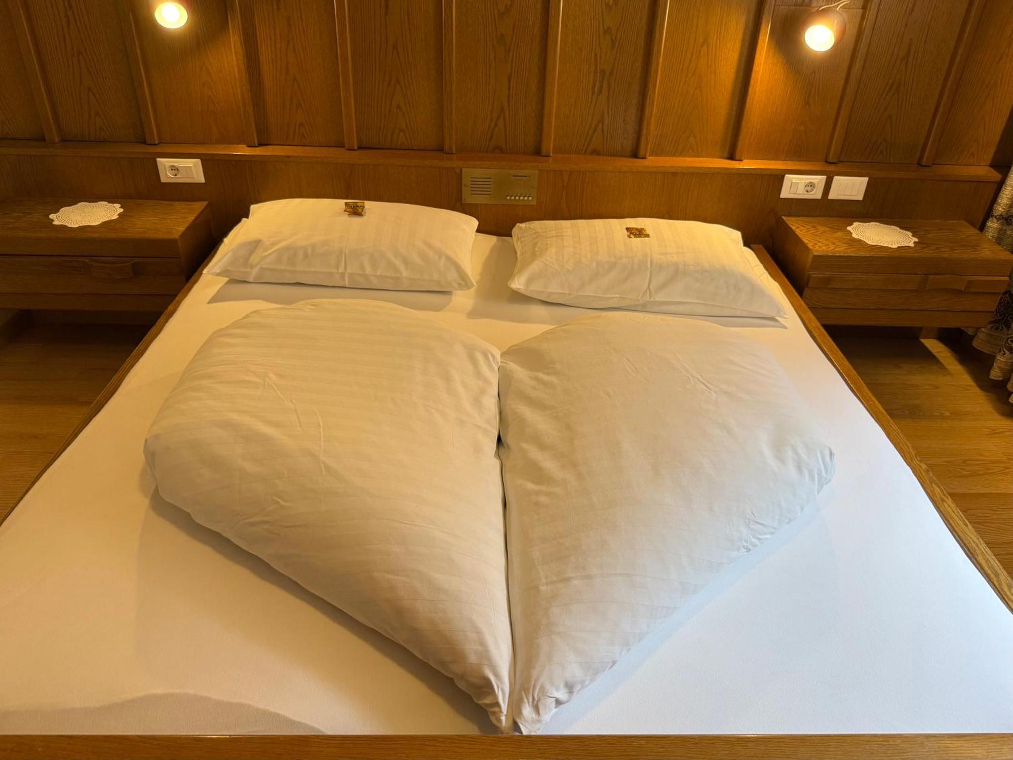 Gasthof Goldenes Lamm Vahrn الغرفة الصورة