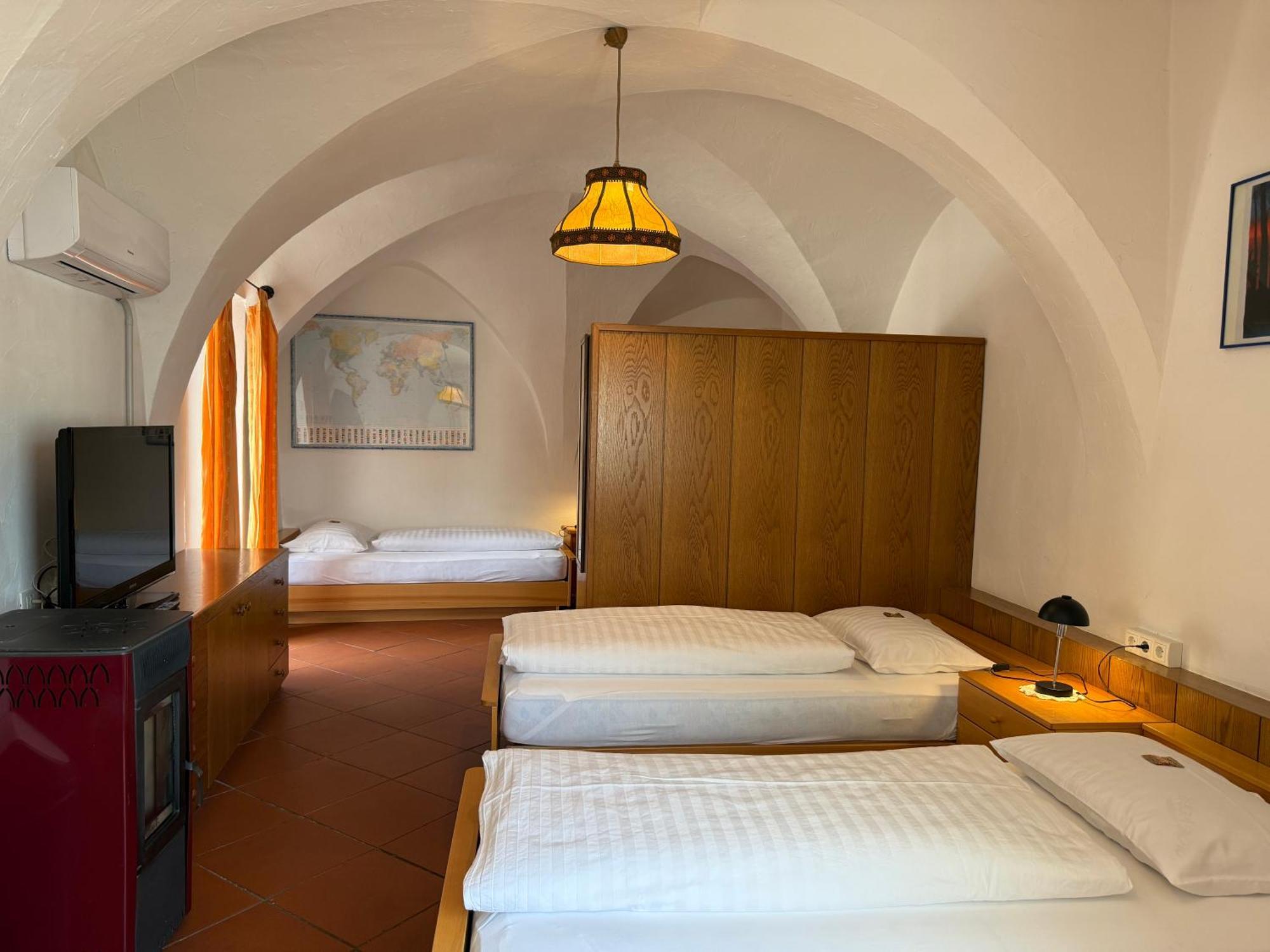 Gasthof Goldenes Lamm Vahrn الغرفة الصورة